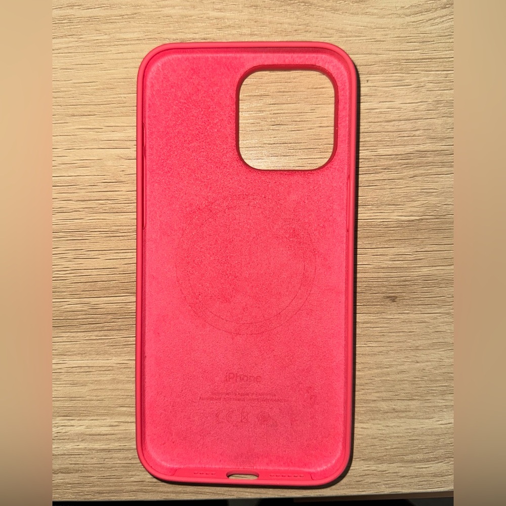 Apple Silicone iPhone 15 Pro Max Vibrant Pink iPhone Case - Picture 2 of 2